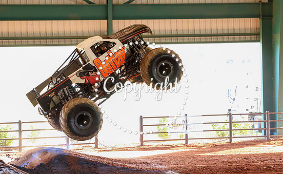 Monster Truck Wars-82