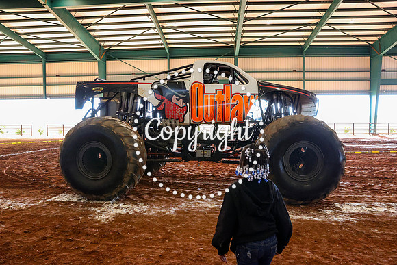 Monster Truck Wars-13