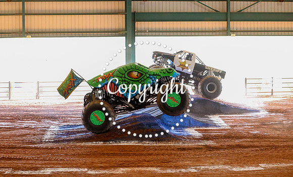 Monster Truck Wars-33