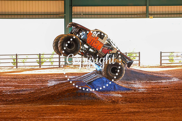 Monster Truck Wars-75
