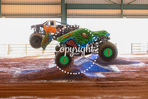 Monster Truck Wars-39