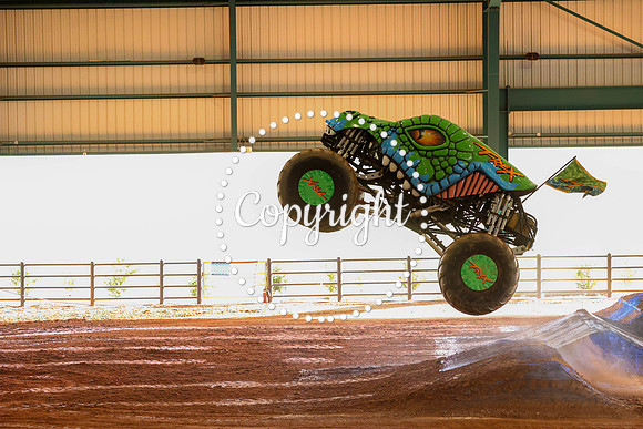 Monster Truck Wars-57