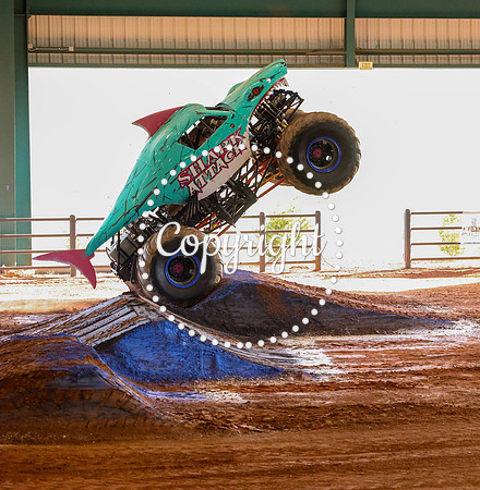 Monster Truck Wars-60