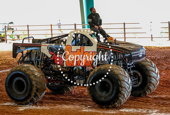 Monster Truck Wars-29
