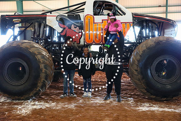Monster Truck Wars-14