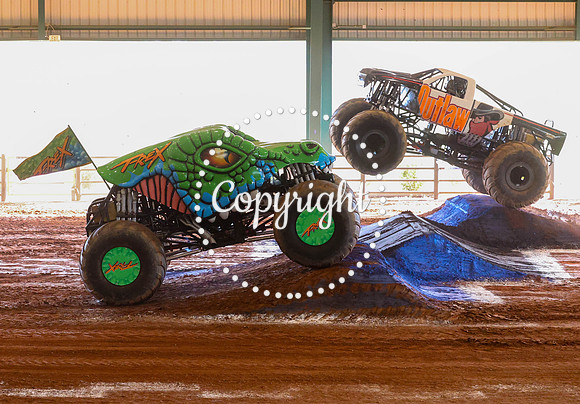 Monster Truck Wars-38